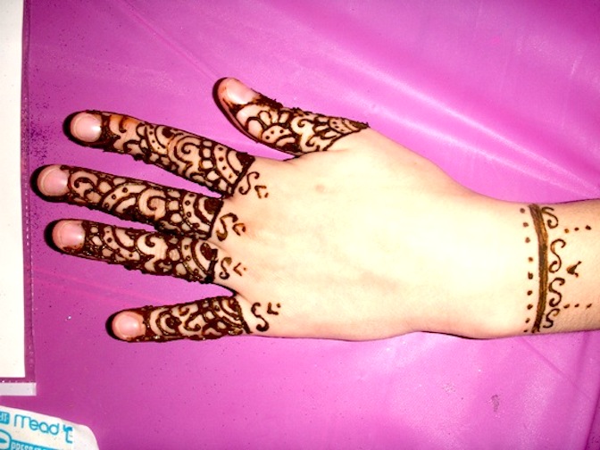 Henna body art - Finger art