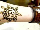 Henna body art - Om